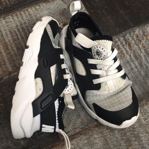 Nike huarache sneakers size 10c